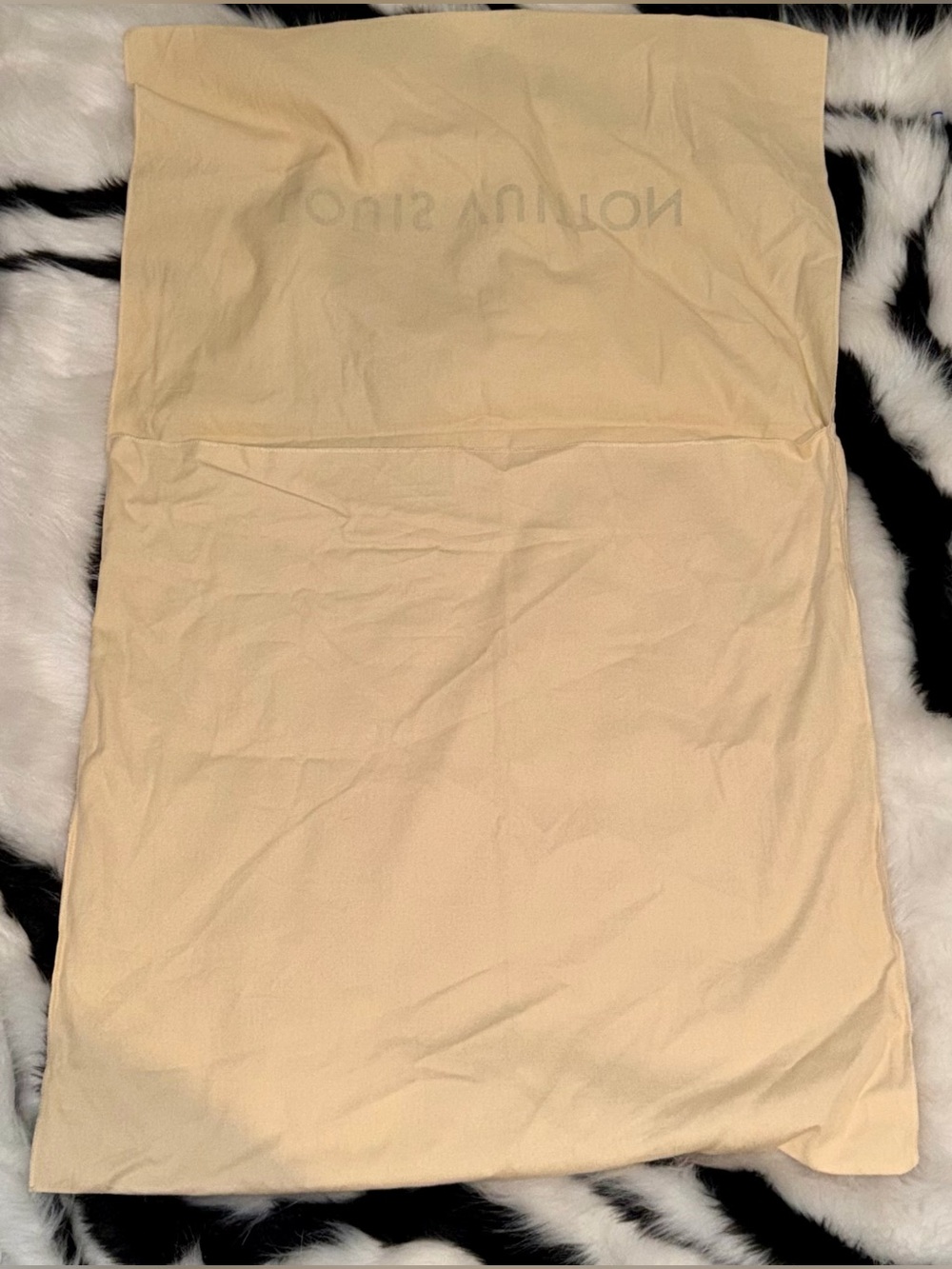 Louis Vuitton Large Dust Bag, approximately 23.5” x 21” – Like New - Picture 3 of 3